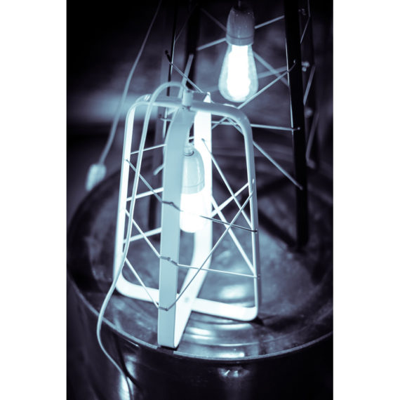 No.31 Tafellamp lichtkooi Medium ZWART